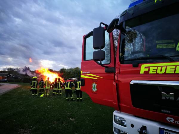 ASÜ, TM-Prüfung, Maibaum stellen_IMG-20180430-WA0005.jpg