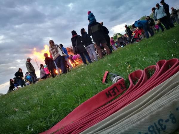 ASÜ, TM-Prüfung, Maibaum stellen_IMG-20180430-WA0007.jpg